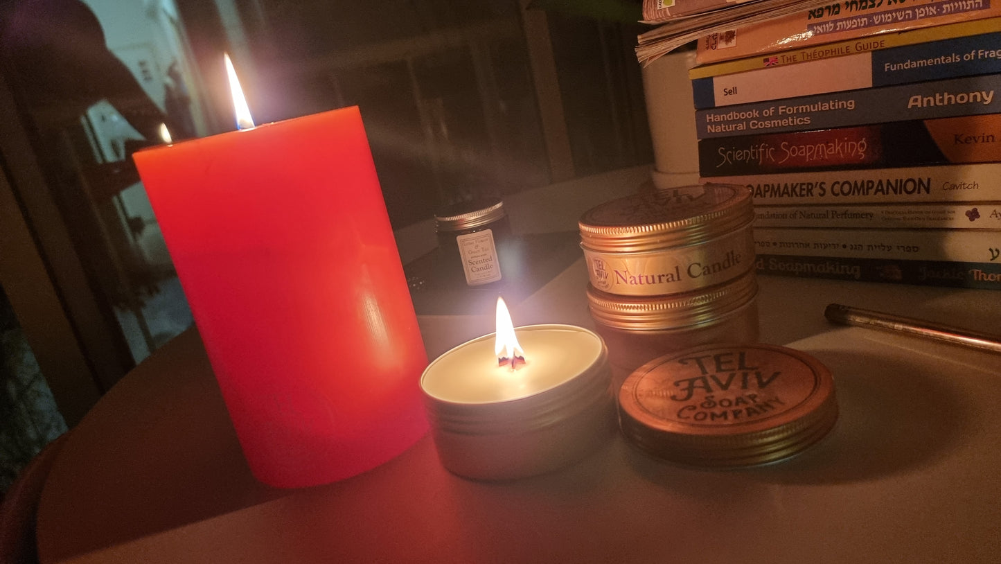 10x15 cm( 4x6inch) Candle . a mixture of waxes. beautifull emmiting lights