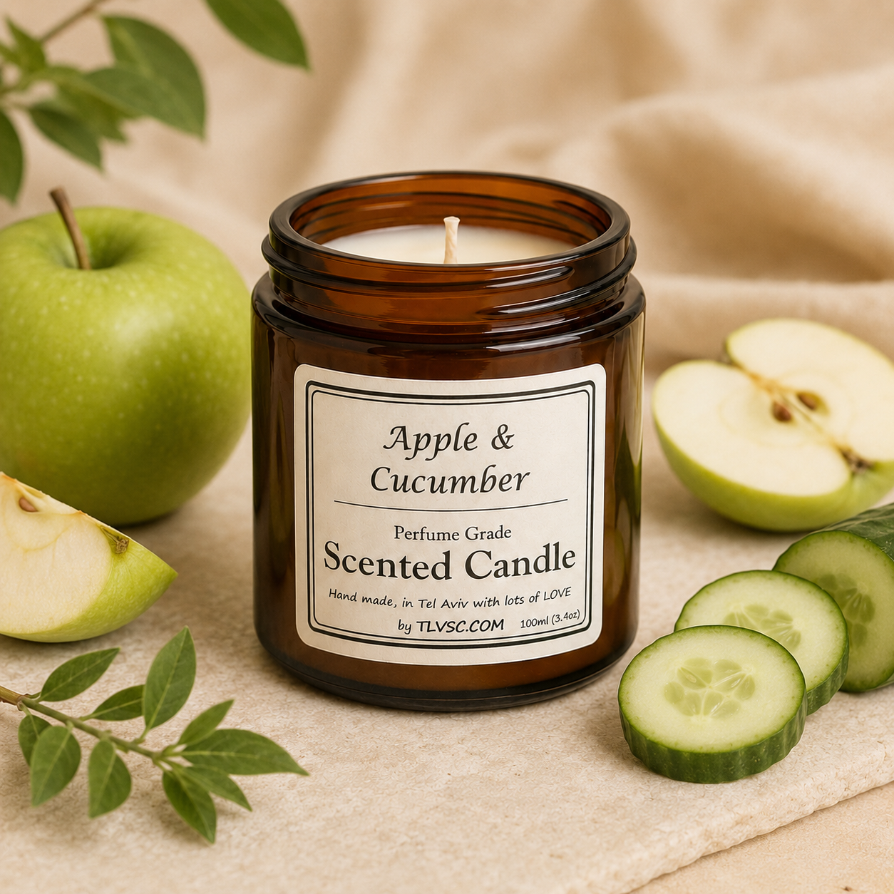 Apple and Cucumber 100 ml brown glass scented candle with apple and cucumber atmosphere